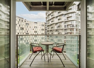 Biscayne Avenue, London, E14