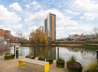 Blackwall Way, London, E14