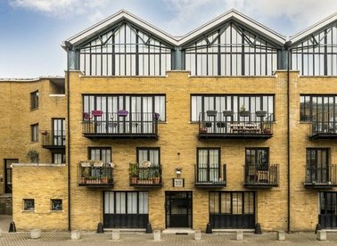 Burrells Wharf Square, London, E14