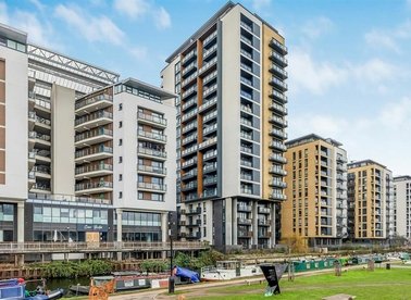 Cadmium Square, London, E2