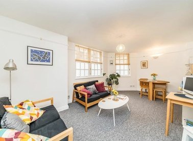 Cleveland Grove, London, E1