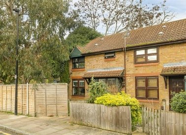 Coopers Close, London, E1