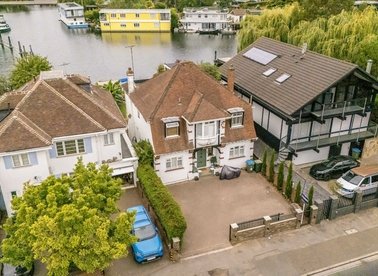 Hampton Court Road, East Molesey, KT8