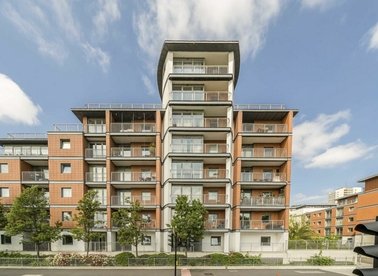 Holland Gardens, Brentford, TW8