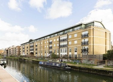 Locksons Close, London, E14