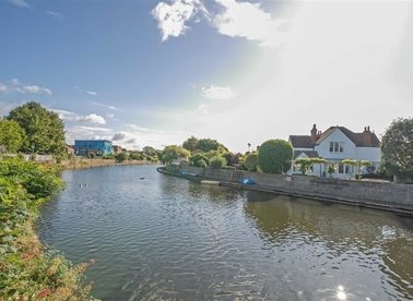 Molember Road, East Molesey, KT8