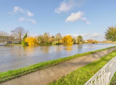 Riverside Road, Staines-Upon-Thames, TW18