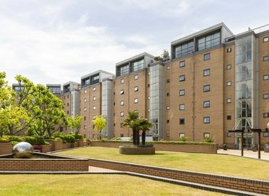 Selsdon Way, London, E14