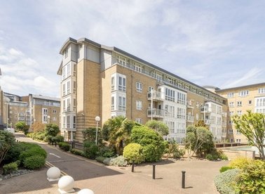 St. Davids Square, London, E14