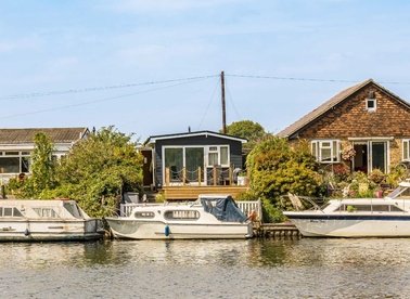Thames Meadow, Shepperton, TW17