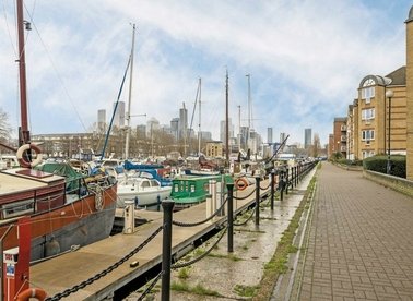 Transom Close, London, SE16