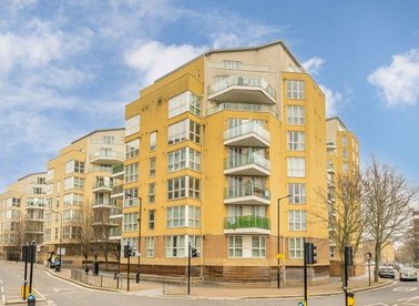 Water Gardens Square, London, SE16