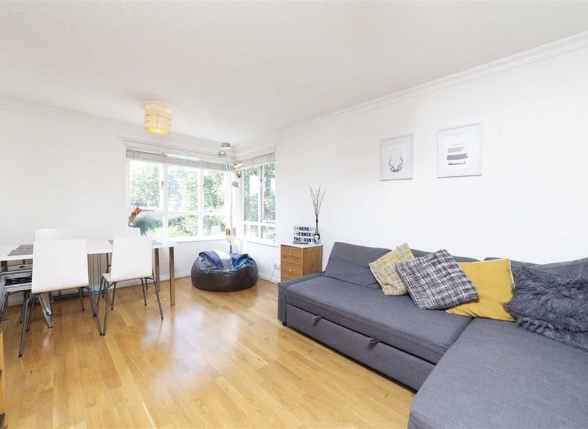 Flat For Sale In Archangel Street London Se16 Waterview