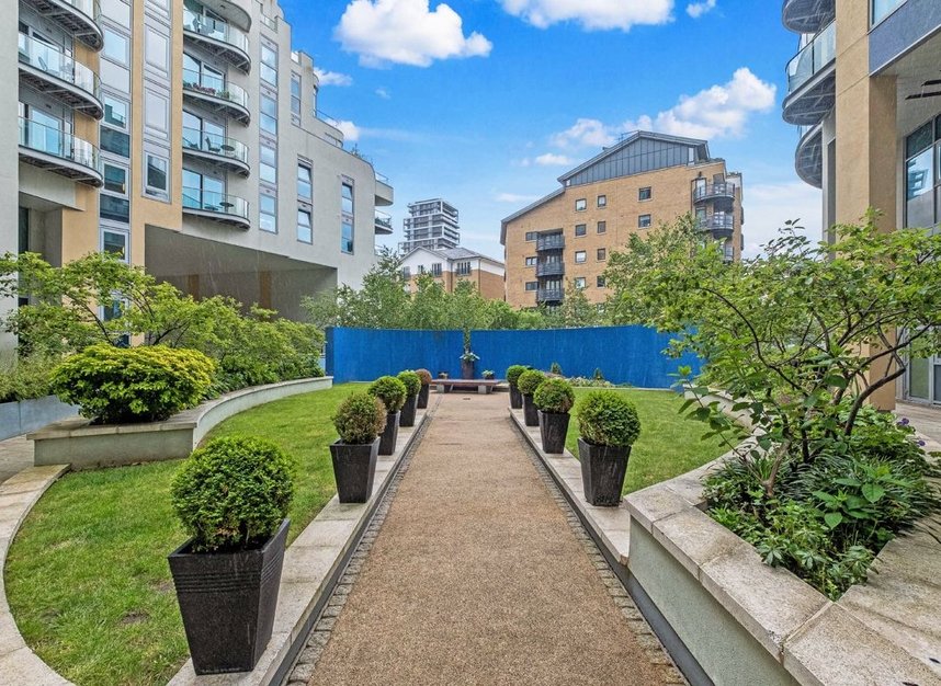 Properties for sale in Bridges Court Road - SW11 3GX view8