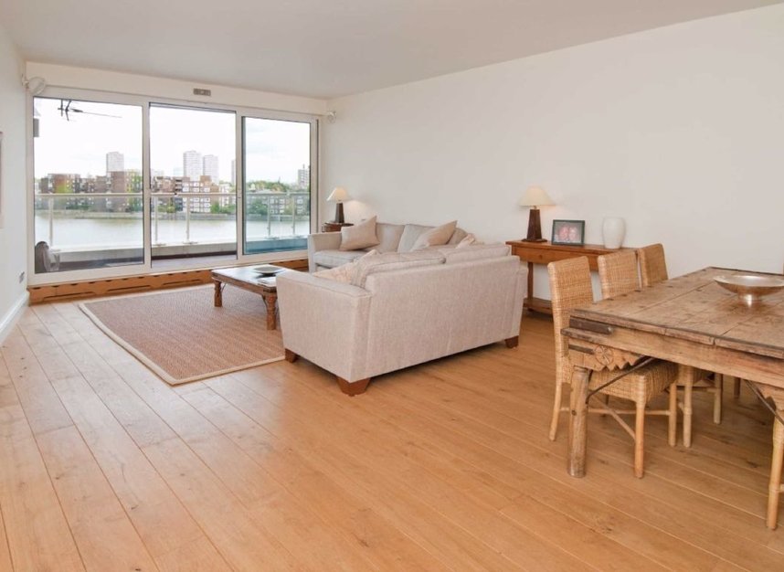 Properties for sale in Chelsea Crescent - SW10 0XB view2