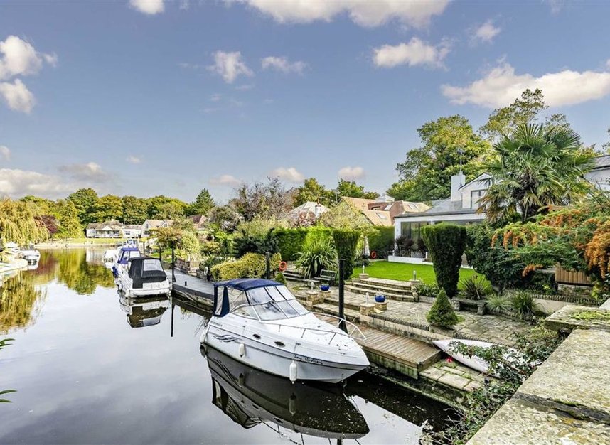 Property for sale in Kingswood Creek, Wraysbury Staines, TW19 Waterview