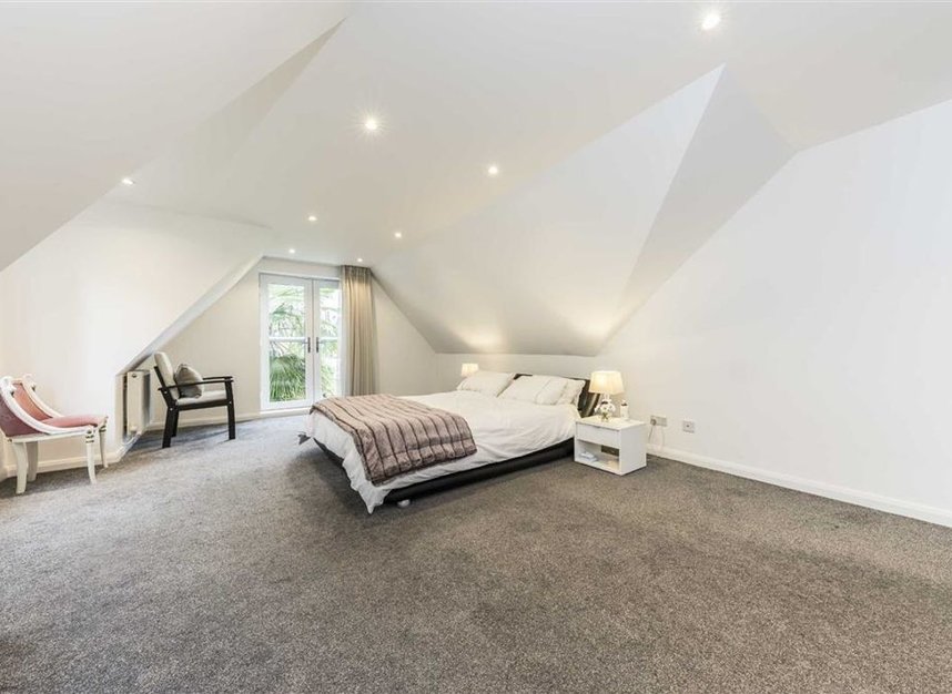Property for sale in Kingswood Creek, Wraysbury Staines, TW19 Waterview