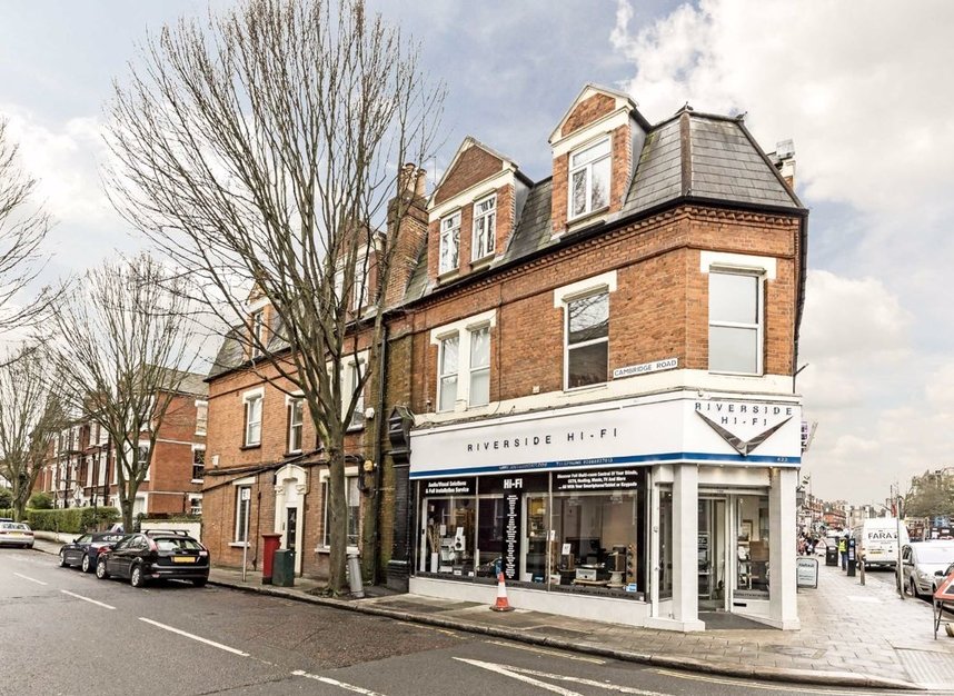 Flat for sale in Richmond Road, East Twickenham, TW1