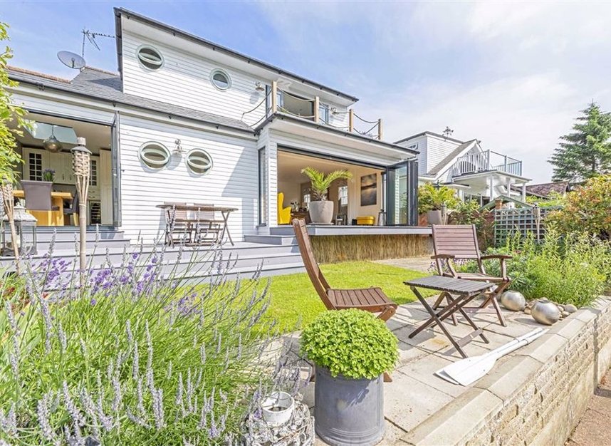 Properties sold in Sunbury Court Island - TW16 5PP view2