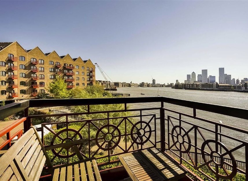 Properties for sale in Wapping Wall - E1W 3TF view1