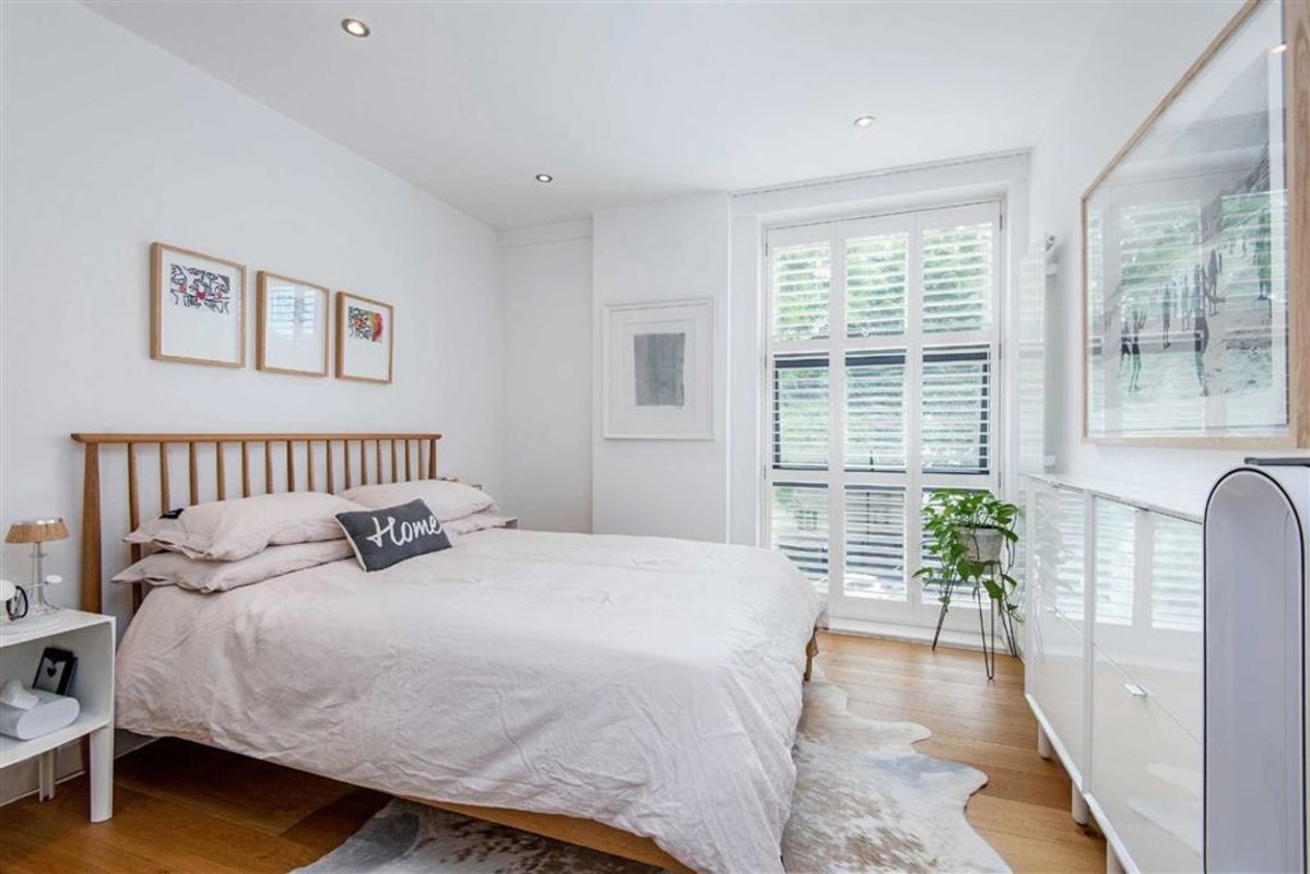 Flat for sale in Esker Place, London, E2 Waterview