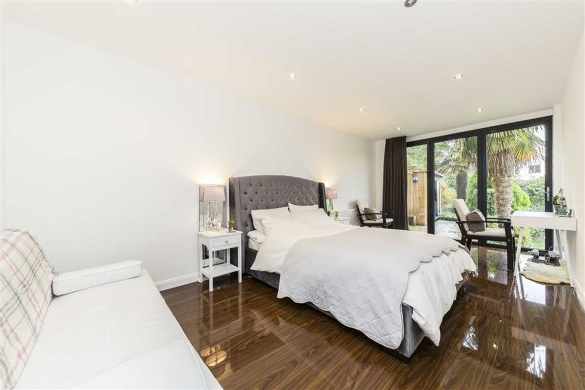 Property for sale in Kingswood Creek, Wraysbury Staines, TW19 Waterview