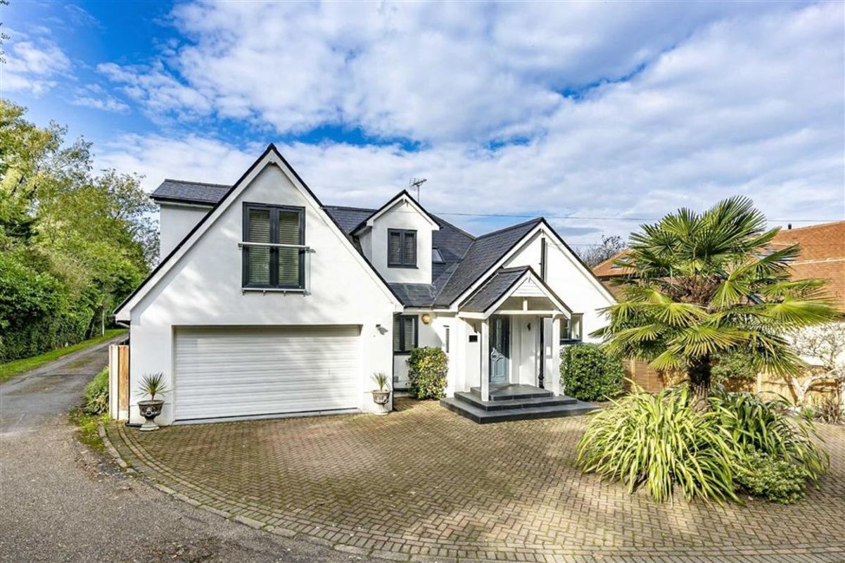 Property for sale in Kingswood Creek, Wraysbury Staines, TW19 Waterview