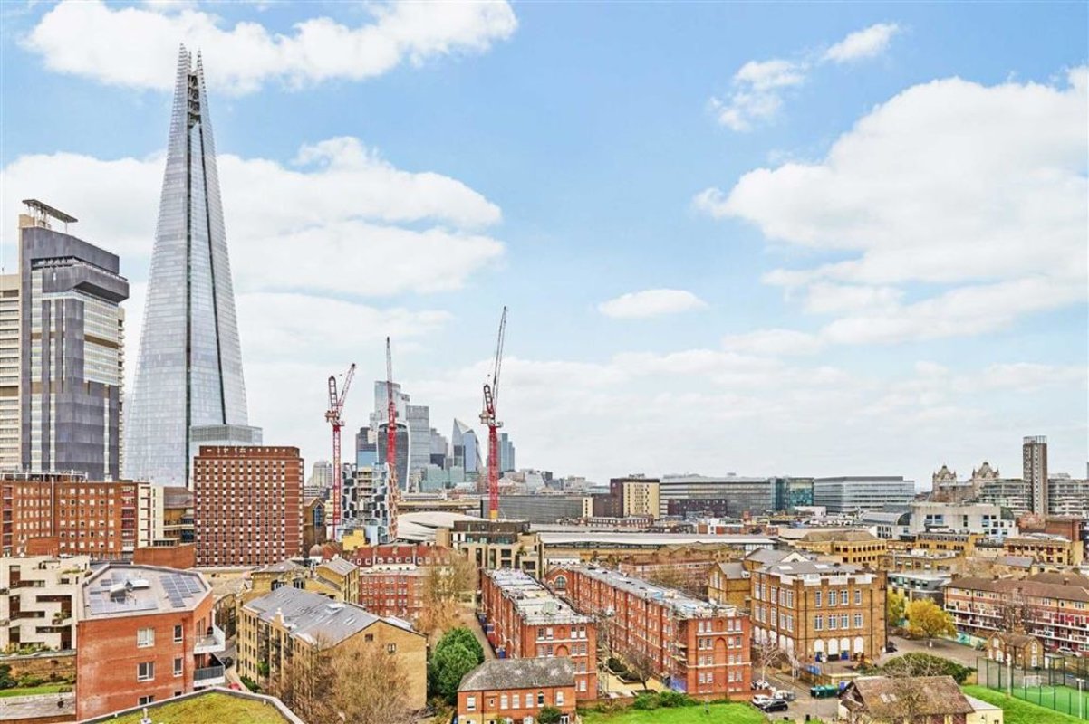 Flat for sale in Kipling Estate, London, SE1 Waterview