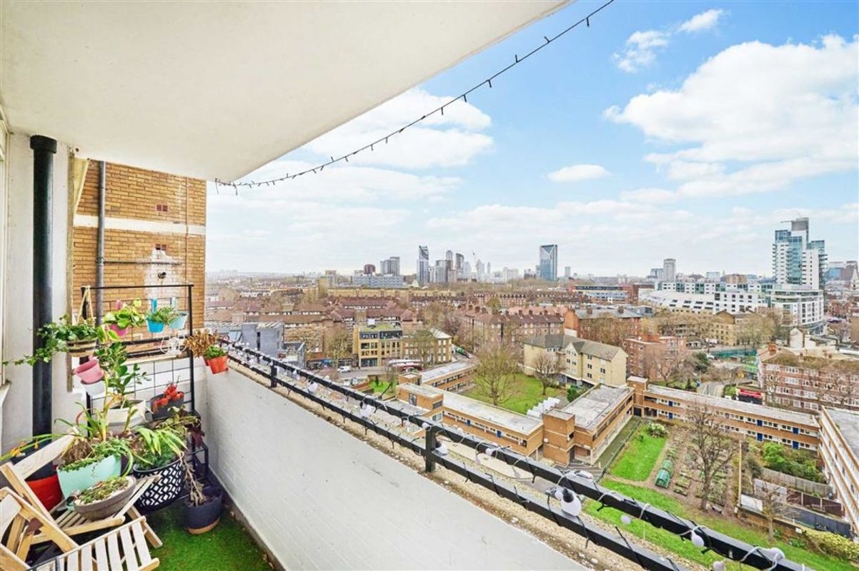 Flat for sale in Kipling Estate, London, SE1 Waterview