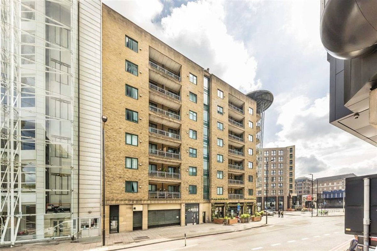 Flat for sale in Mansell Street, London, E1 Waterview